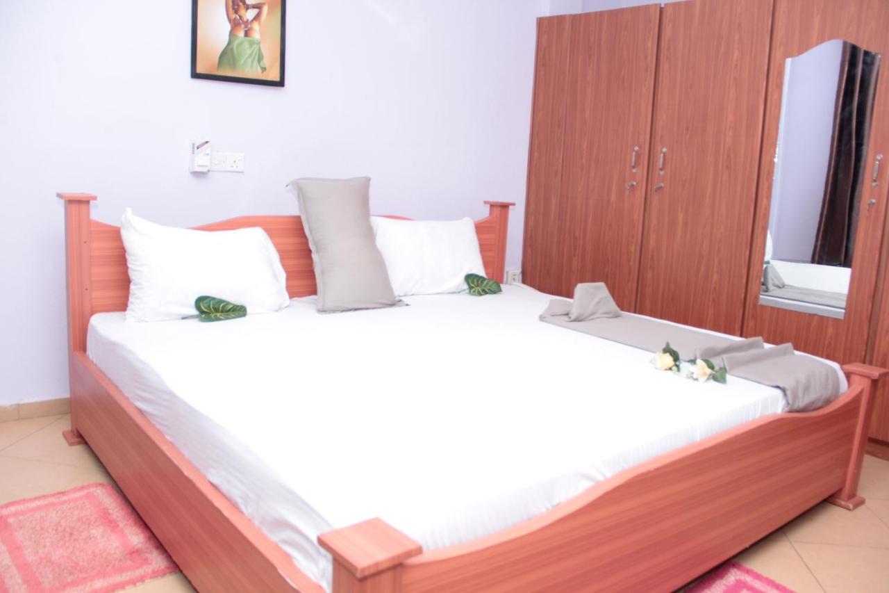 Nbangba Hotel Techiman Bagian luar foto