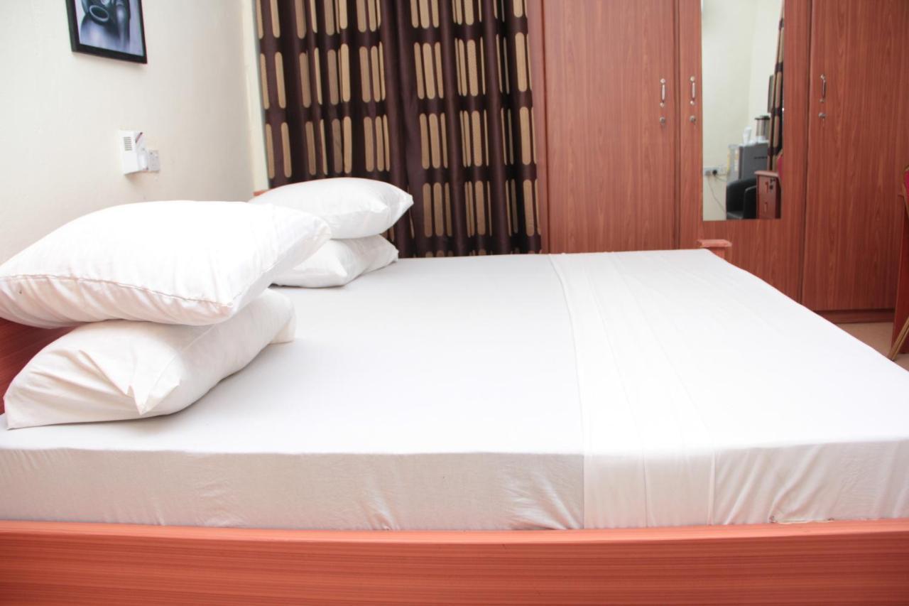 Nbangba Hotel Techiman Bagian luar foto