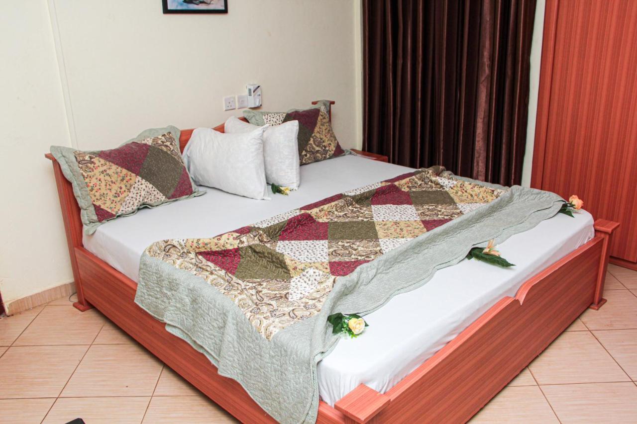 Nbangba Hotel Techiman Bagian luar foto