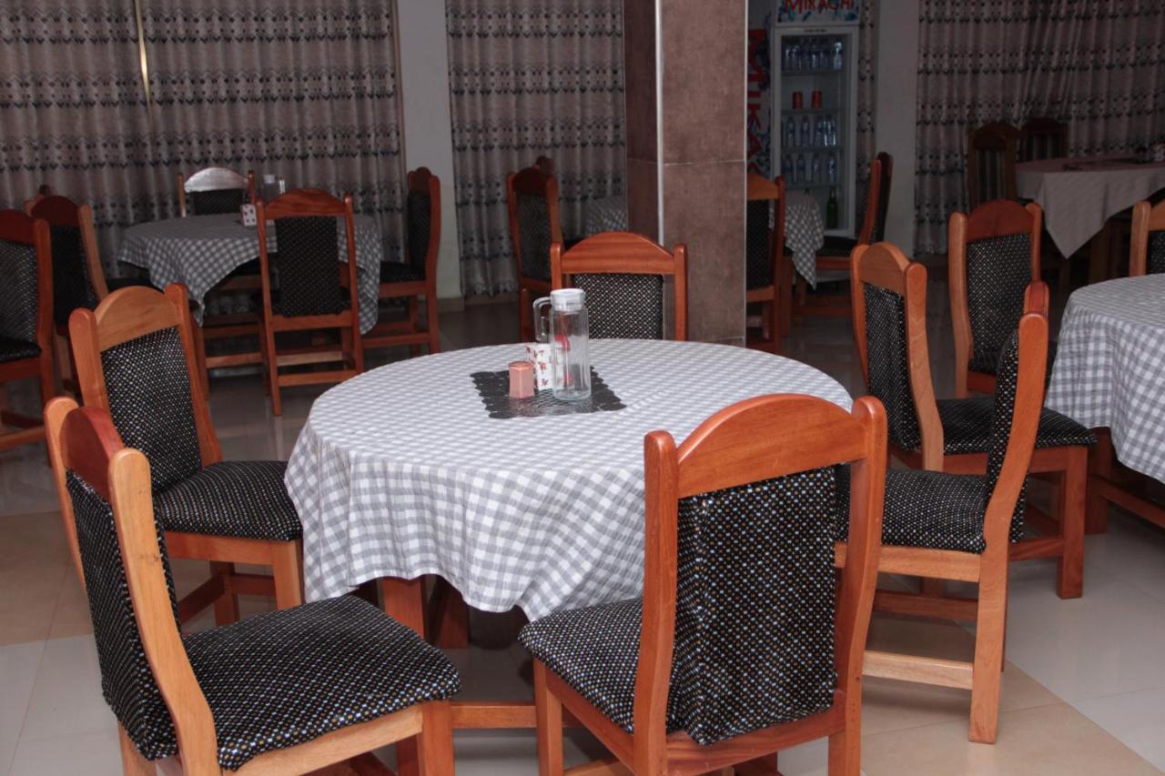 Nbangba Hotel Techiman Bagian luar foto